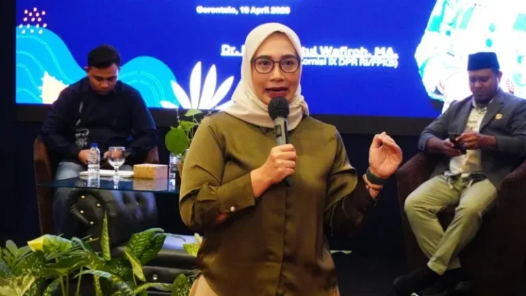 Sosialisasi Program Makan Bergizi Gratis di Gorontalo, Nihayatul Wafiroh Tekankan Pengawasan Ketat