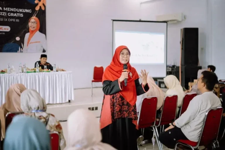Sosialisasi Program Makan Bergizi Gratis Bersama Mitra Kerja DPR RI di Kabupaten Cirebon