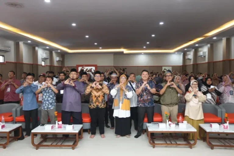 Sosialisasi Program Makan Bergizi Gratis Bersama Mitra Kerja DPR RI di Indramayu